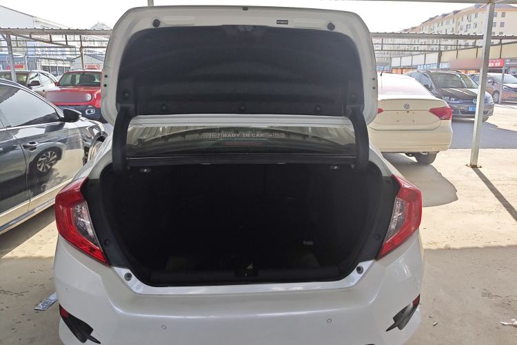 Used Honda Civic 2016 220TURBO CVT Luxury Edition Trunk