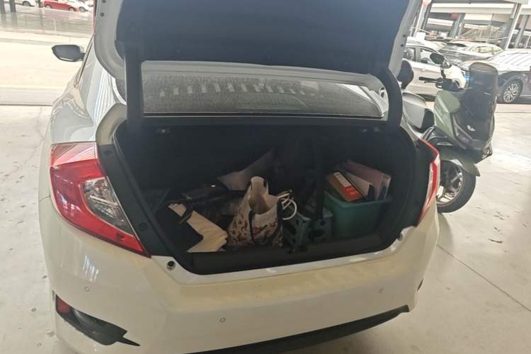 Used Honda Civic 2016 220TURBO Manual Luxury Edition Trunk