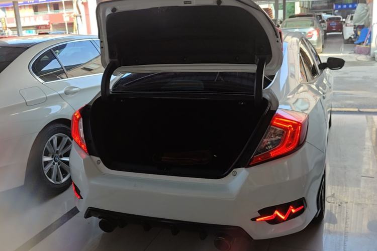 Used Honda Civic 2016 220TURBO CVT Luxury Edition Trunk