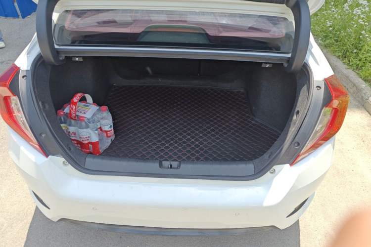 Used Honda Civic 2016 220TURBO CVT Luxury Edition Trunk