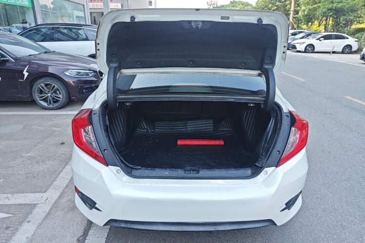 Used Honda Civic 2016 220TURBO CVT Luxury Edition Trunk