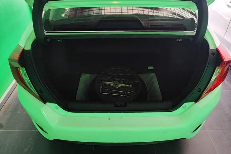 Used Honda Civic 2016 220TURBO CVT Luxury Edition Trunk