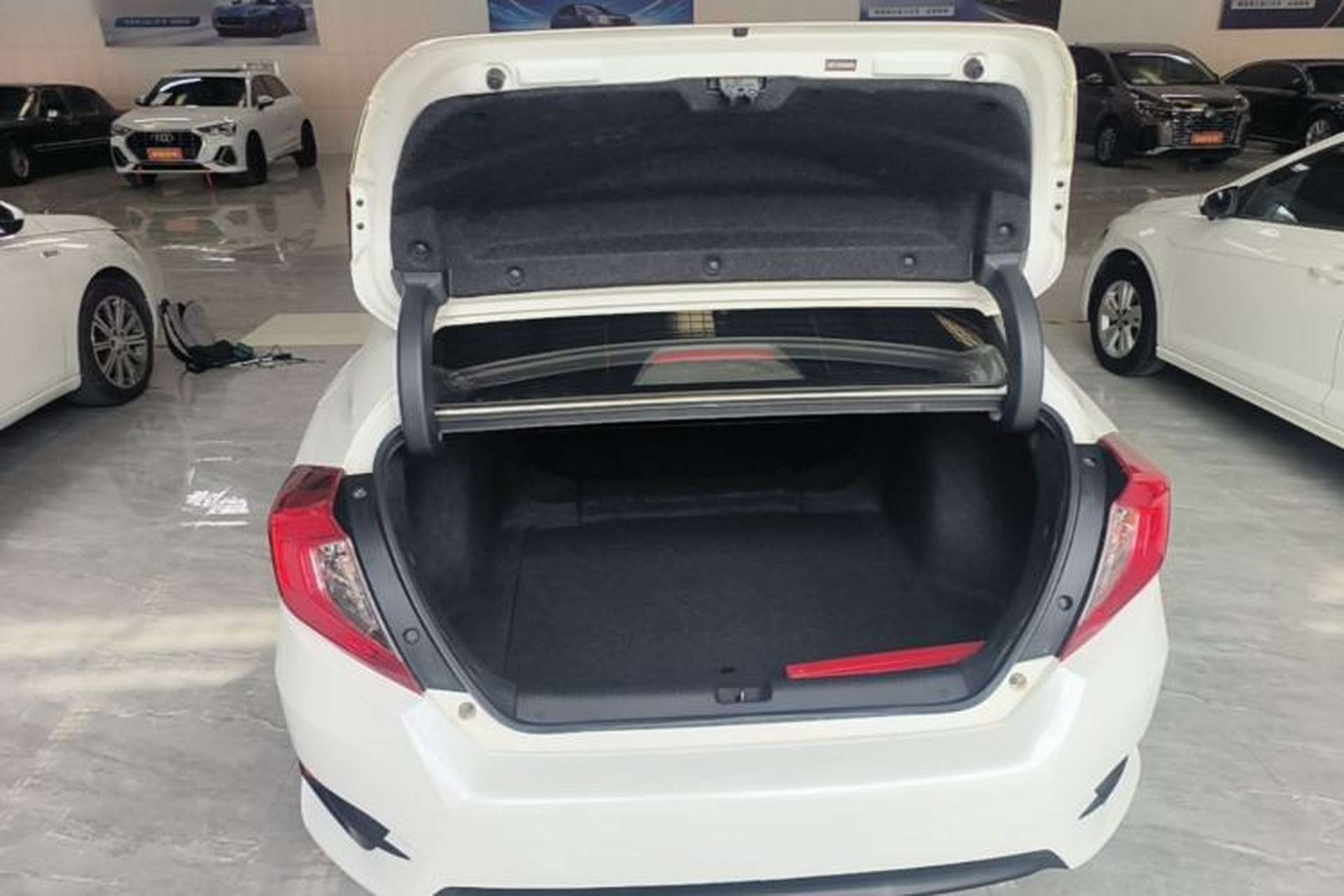 Used Honda Civic 2016 180TURBO CVT Comfort Version Trunk