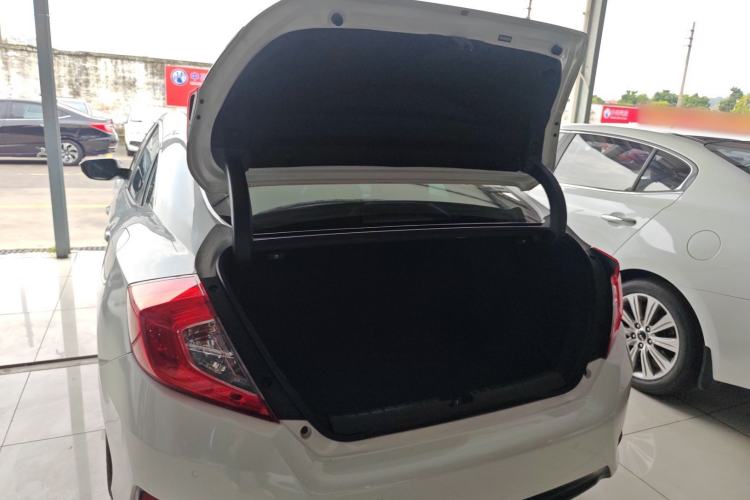 Used Honda Civic 2016 220TURBO CVT Luxury Edition Trunk