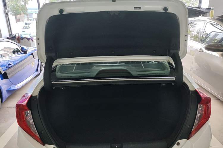 Used Honda Civic 2016 220TURBO CVT Prestige Edition Trunk