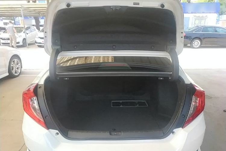 Used Honda Civic 2016 220TURBO CVT Luxury Edition Trunk