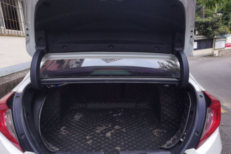 Used Honda Civic 2016 220TURBO CVT Luxury Edition Trunk