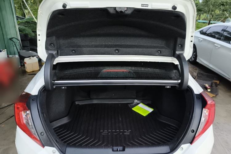 Used Honda Civic 2016 220TURBO CVT Prestige Edition Trunk