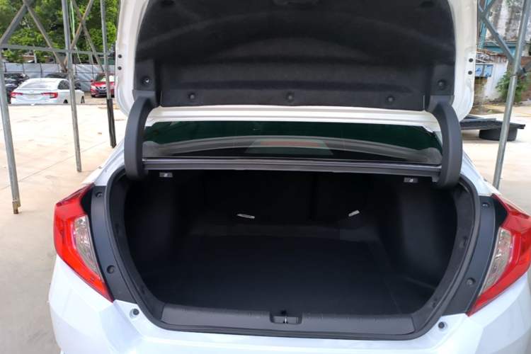 Used Honda Civic 2016 220TURBO CVT Prestige Edition Trunk