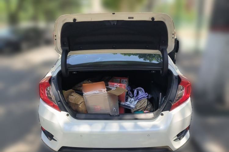 Used Honda Civic 2016 220TURBO CVT Luxury Edition Trunk