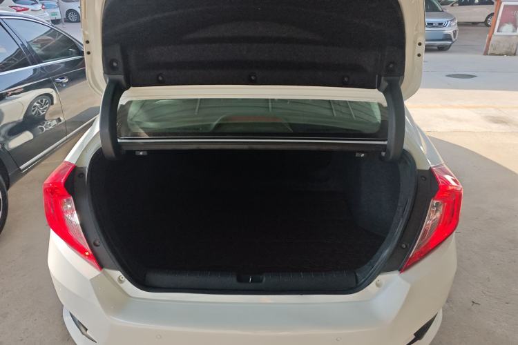 Used Honda Civic 2016 220TURBO CVT Luxury Edition Trunk