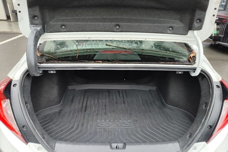 Used Honda Civic 2016 220TURBO CVT Luxury Edition Trunk