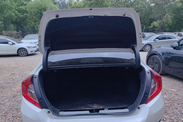 Used Honda Civic 2016 220TURBO CVT Prestige Edition Trunk