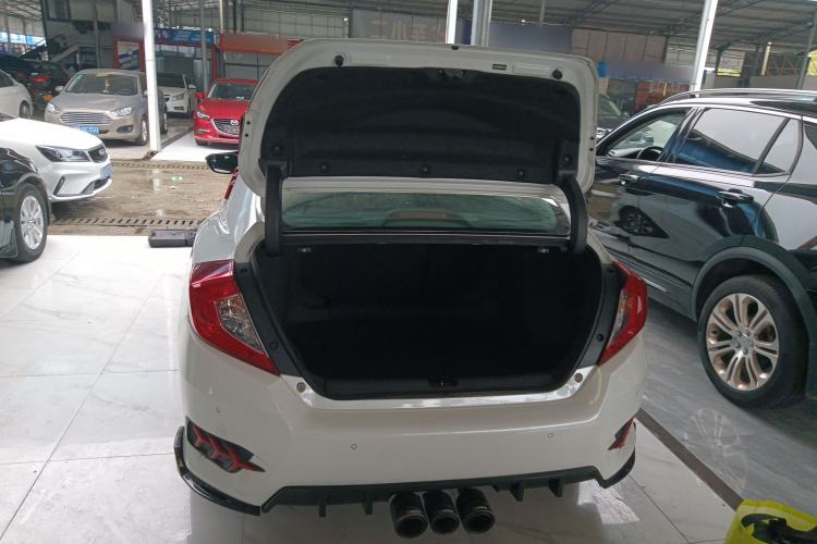 Used Honda Civic 2016 220TURBO CVT Luxury Edition Trunk