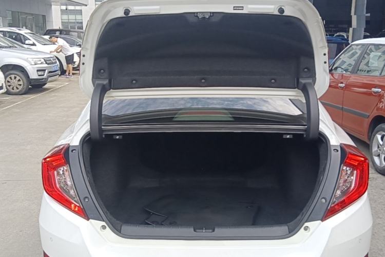 Used Honda Civic 2016 220TURBO CVT Luxury Edition Trunk