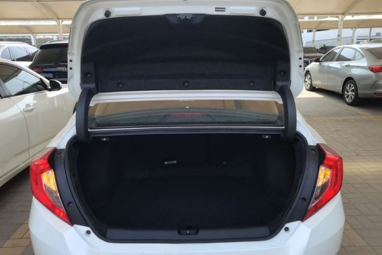 Used Honda Civic 2016 220TURBO CVT Luxury Edition Trunk