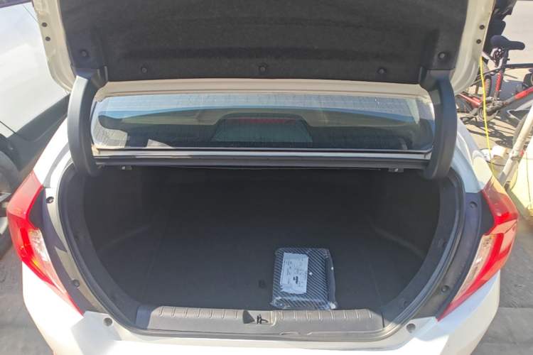 Used Honda Civic 2016 220TURBO CVT Luxury Edition Trunk