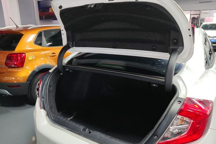 Used Honda Civic 2016 220TURBO CVT Prestige Edition Trunk