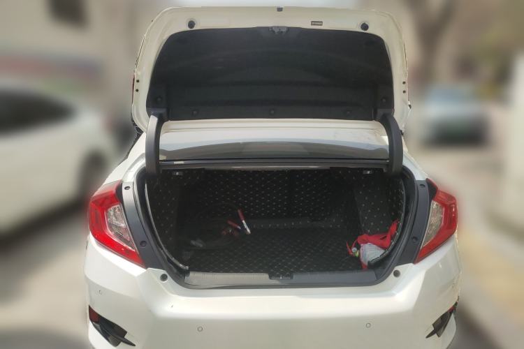 Used Honda Civic 2016 220TURBO CVT Luxury Edition Trunk
