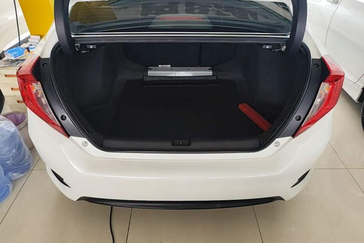Used Honda Civic 2016 220TURBO CVT Prestige Edition Trunk
