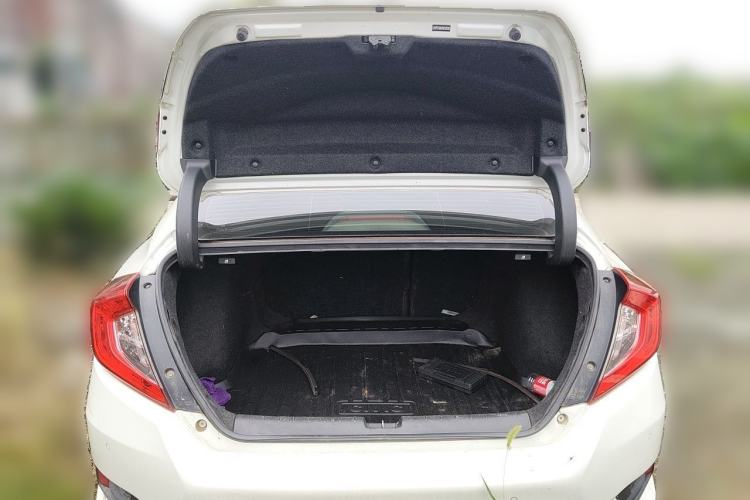 Used Honda Civic 2016 220TURBO CVT Luxury Edition Trunk