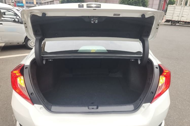 Used Honda Civic 2016 220TURBO CVT Luxury Edition Trunk