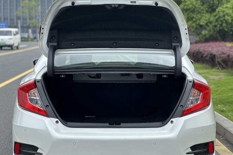 Used Honda Civic 2016 220TURBO CVT Luxury Edition Trunk