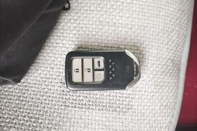 Used Honda Civic 2016 220TURBO CVT Luxury Edition Vehicle Key
