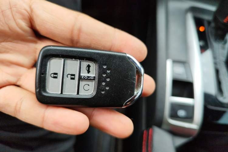 Used Honda Civic 2016 220TURBO CVT Luxury Edition Vehicle Key