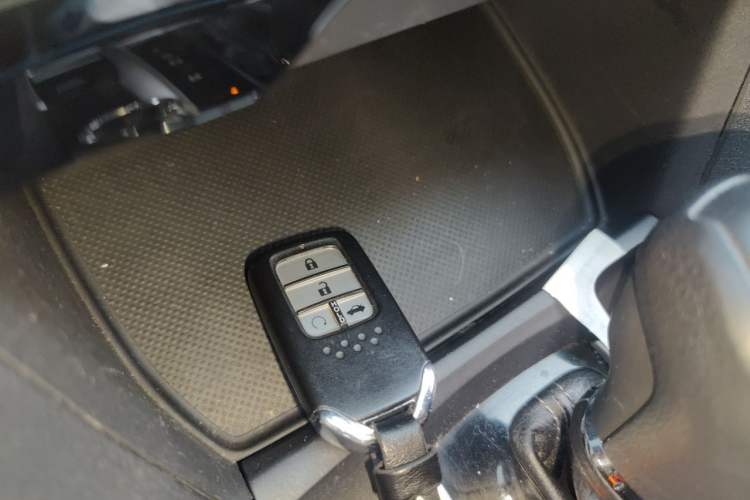 Used Honda Civic 2016 220TURBO CVT Luxury Edition Vehicle Key