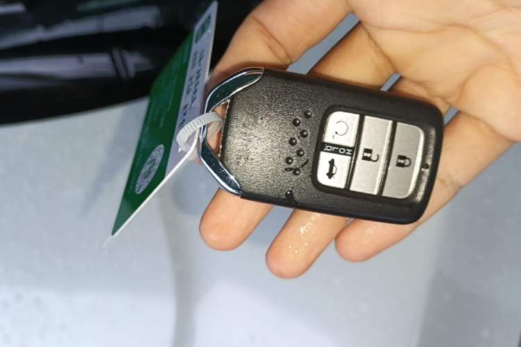 Used Honda Civic 2016 220TURBO CVT Luxury Edition Vehicle Key