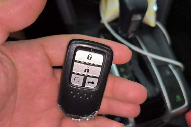 Used Honda Civic 2016 220TURBO CVT Luxury Edition Vehicle Key