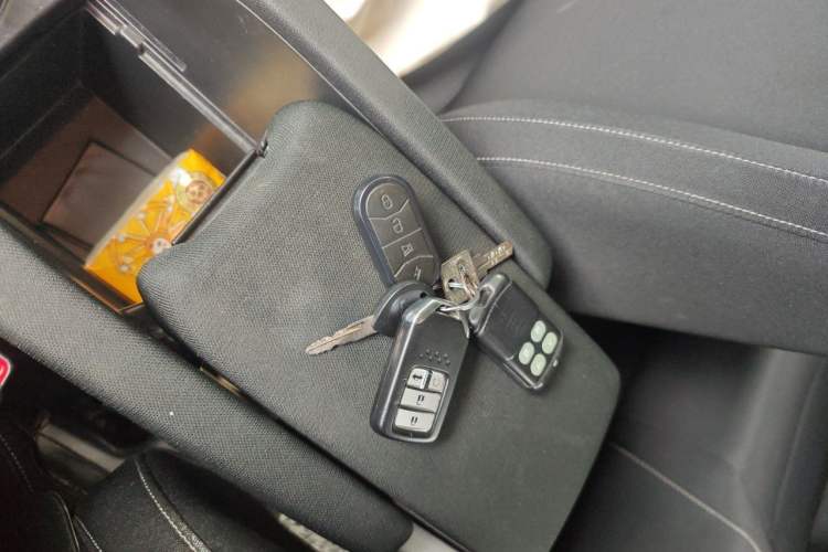 Used Honda Civic 2016 220TURBO CVT Luxury Edition Vehicle Key