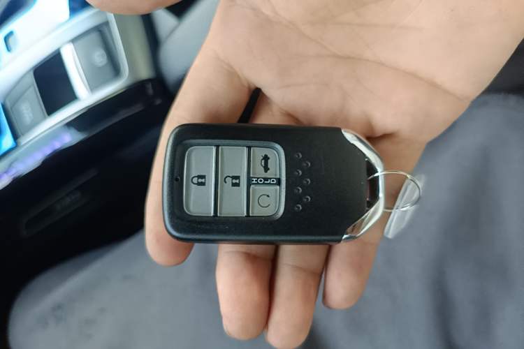 Used Honda Civic 2016 220TURBO CVT Luxury Edition Vehicle Key