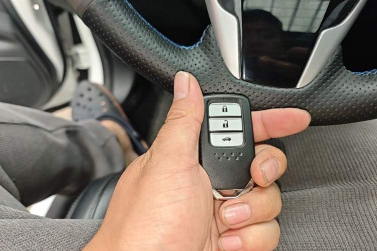 Used Honda Civic 2016 220TURBO Manual Luxury Edition Vehicle Key