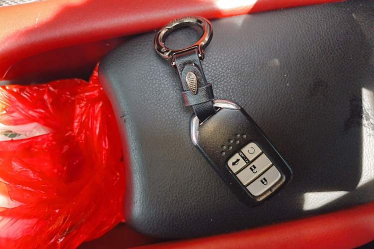 Used Honda Civic 2016 220TURBO CVT Luxury Edition Vehicle Key