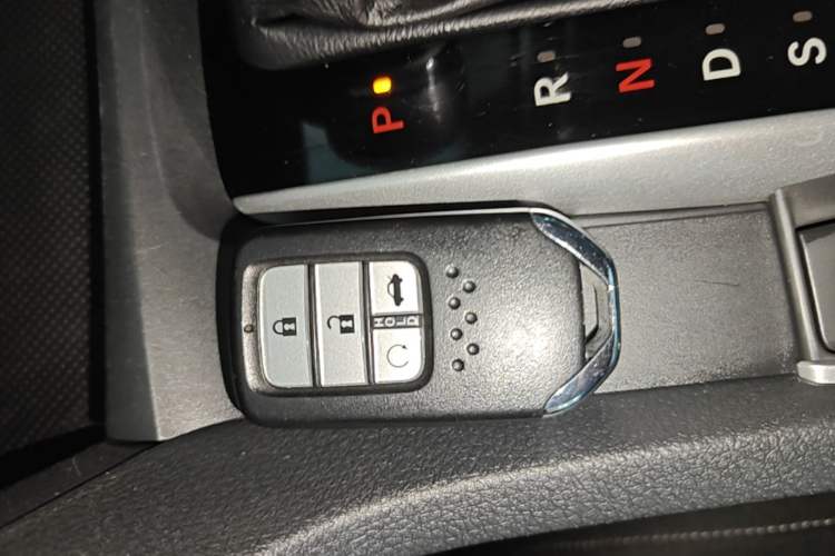 Used Honda Civic 2016 220TURBO CVT Luxury Edition Vehicle Key