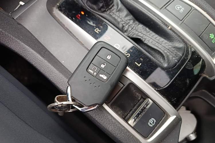 Used Honda Civic 2016 220TURBO CVT Luxury Edition Vehicle Key