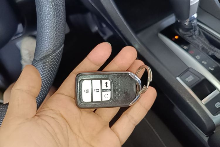 Used Honda Civic 2016 220TURBO CVT Luxury Edition Vehicle Key