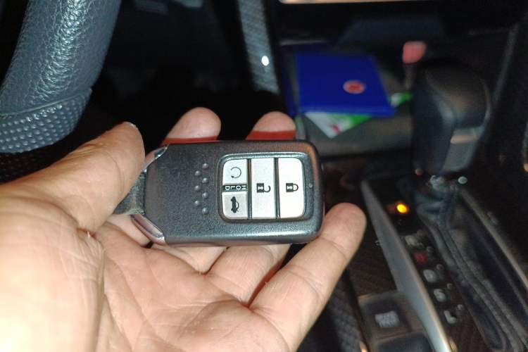 Used Honda Civic 2016 220TURBO CVT Luxury Edition Vehicle Key