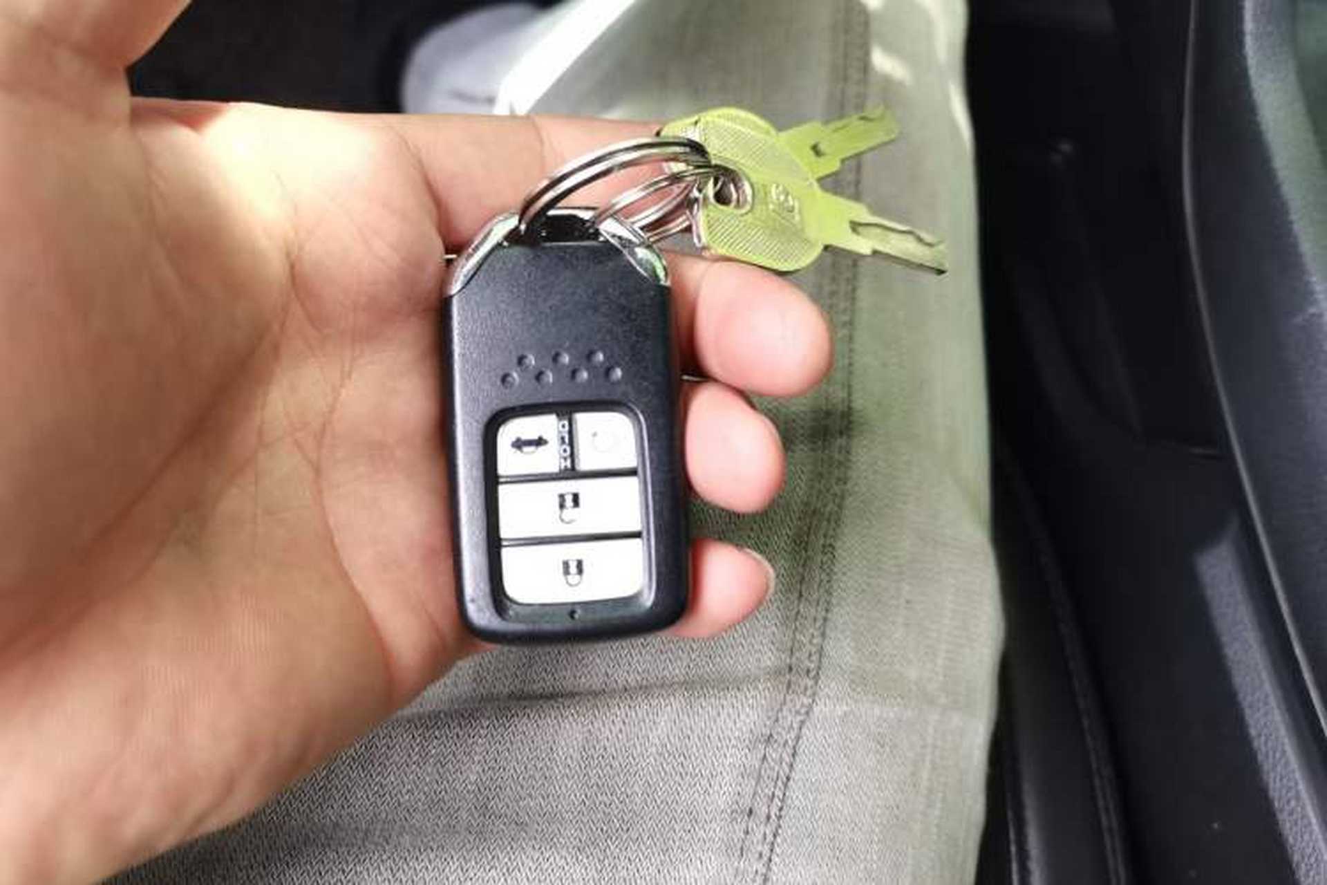Used Honda Civic 2016 220TURBO CVT Luxury Edition Vehicle Key