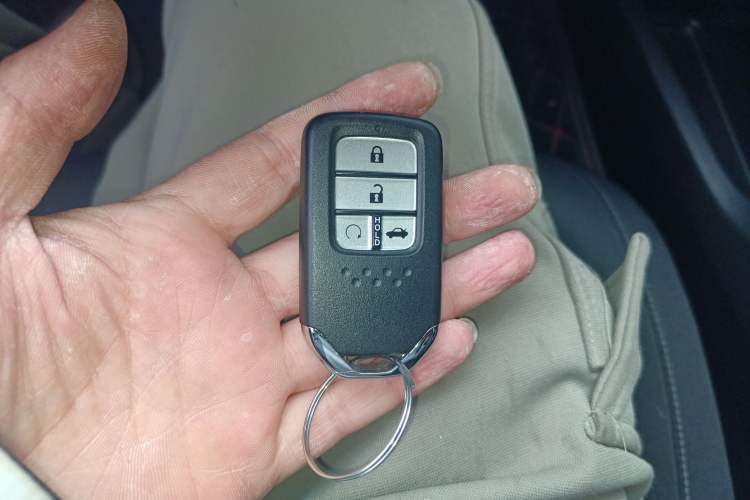 Used Honda Civic 2016 220TURBO CVT Luxury Edition Vehicle Key