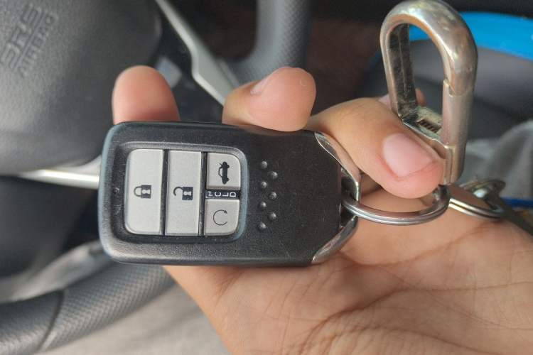 Used Honda Civic 2016 220TURBO CVT Luxury Edition Vehicle Key