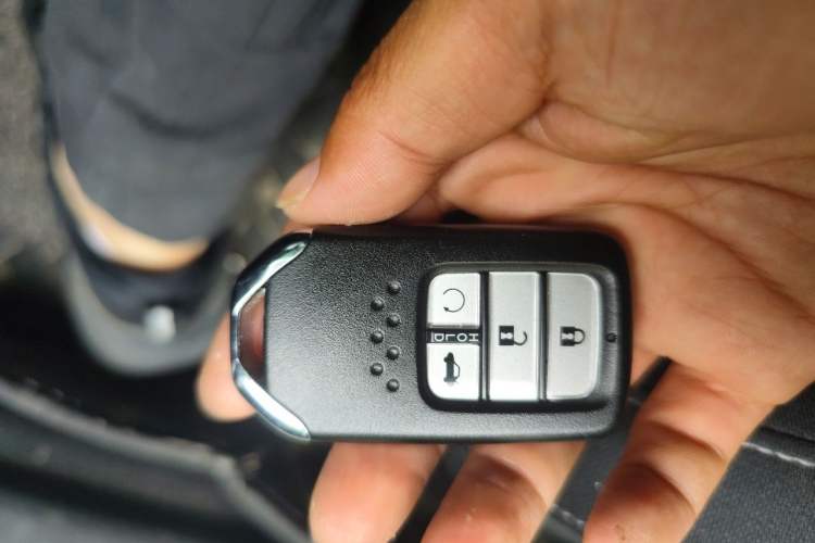 Used Honda Civic 2016 220TURBO CVT Luxury Edition Vehicle Key