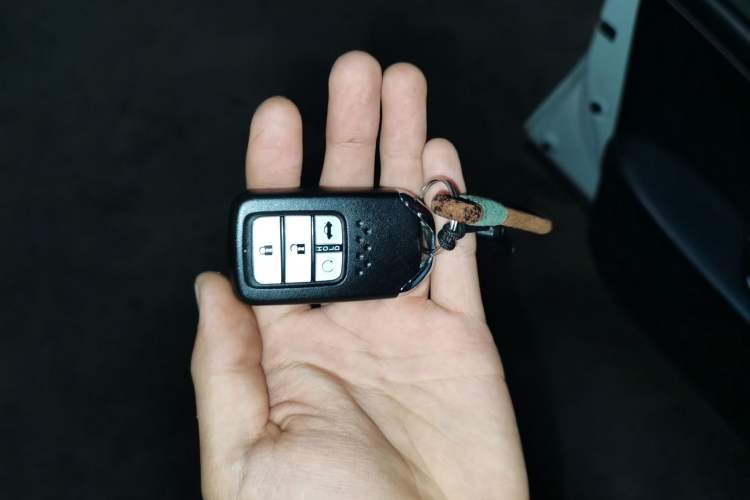 Used Honda Civic 2016 220TURBO CVT Luxury Edition Vehicle Key