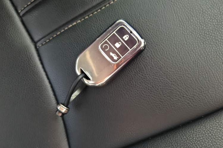 Used Honda Civic 2016 220TURBO CVT Luxury Edition Vehicle Key