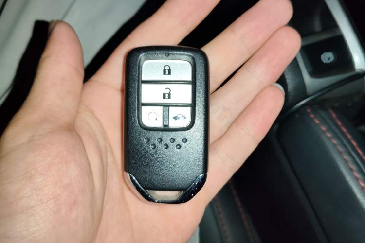 Used Honda Civic 2016 220TURBO CVT Luxury Edition Vehicle Key