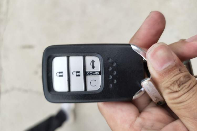 Used Honda Civic 2016 220TURBO CVT Luxury Edition Vehicle Key