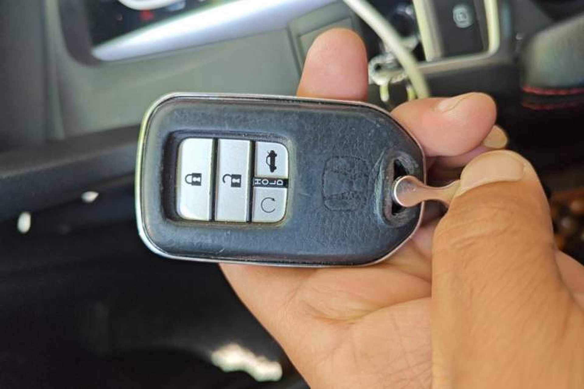 Used Honda Civic 2016 220TURBO CVT Luxury Edition Vehicle Key