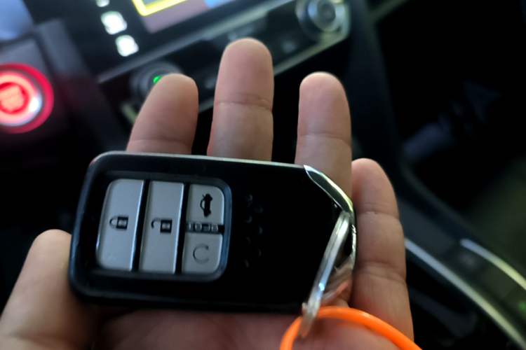 Used Honda Civic 2016 220TURBO CVT Luxury Edition Vehicle Key